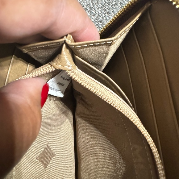 EUC AUTHENTIC BROWN PATENT LEATHER ZIP AROUND WALLET - Picture 8 of 13